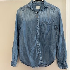 American Eagle Chambray shirt